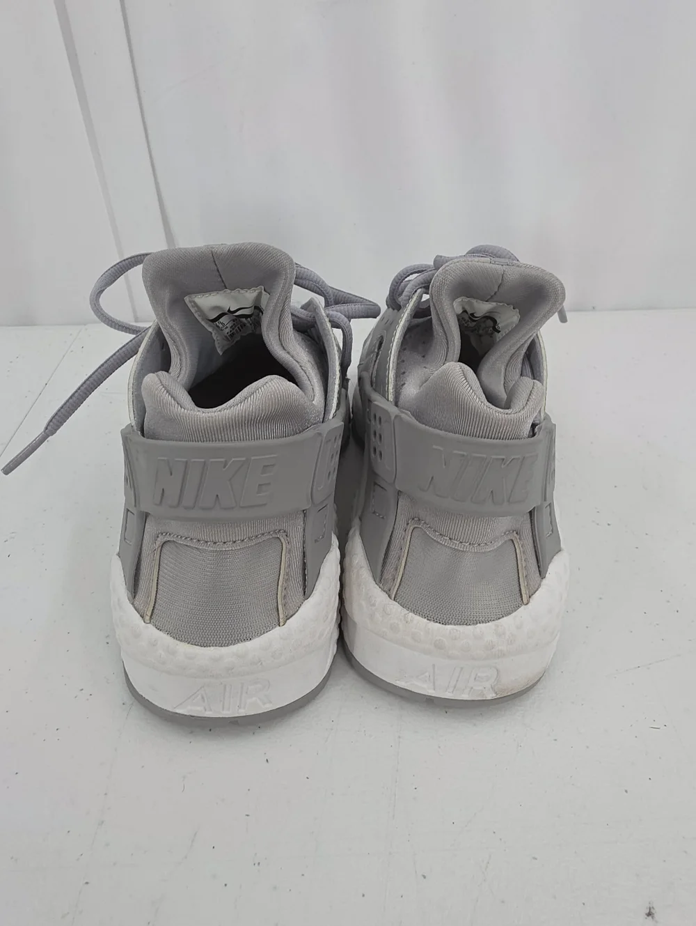 Nike Air Huarache Run SE Women Running Shoes Size 6.5 Metallic Silver 859429-002